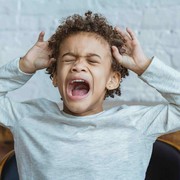 Ketahui Perbedaan Tantrum dan Meltdown pada Anak, Jangan Sampai Keliru Membedakan!