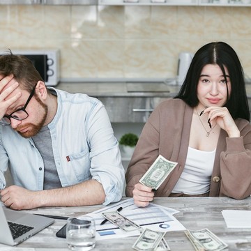 img-title Deretan Kebiasaan yang Dianggap Sepele Padahal Bikin Susah Kaya, Duh Jangan Diterusin!
