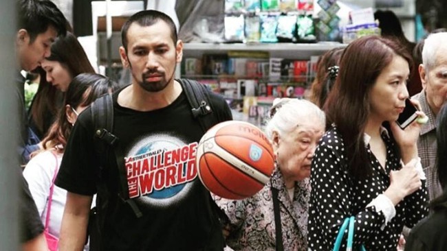 "Basketball is my blood." Bahkan saya berharap suatu saat ketika sudah dipanggil Yang Maha Kuasa, jenazah saya bisa disemayamkan di lapangan basket dulu.