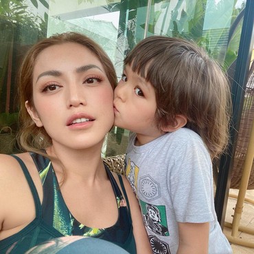 Jessica Iskandar dan El Barack Dilarikan ke rumah Sakit, Kenapa?