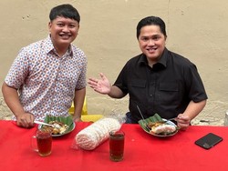 Kulineran di Gondangdia, Erick Thohir Ngopi dan Jajan Gudeg Bu Tinah