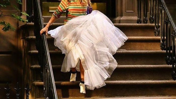 BeauPicks: Kurasi Outfit ala Carrie Bradshaw