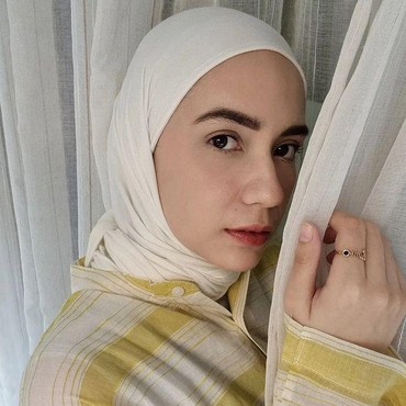 Heboh Instagram Putri Anne Tanpa Nama Arya Saloka, Ada Apa?