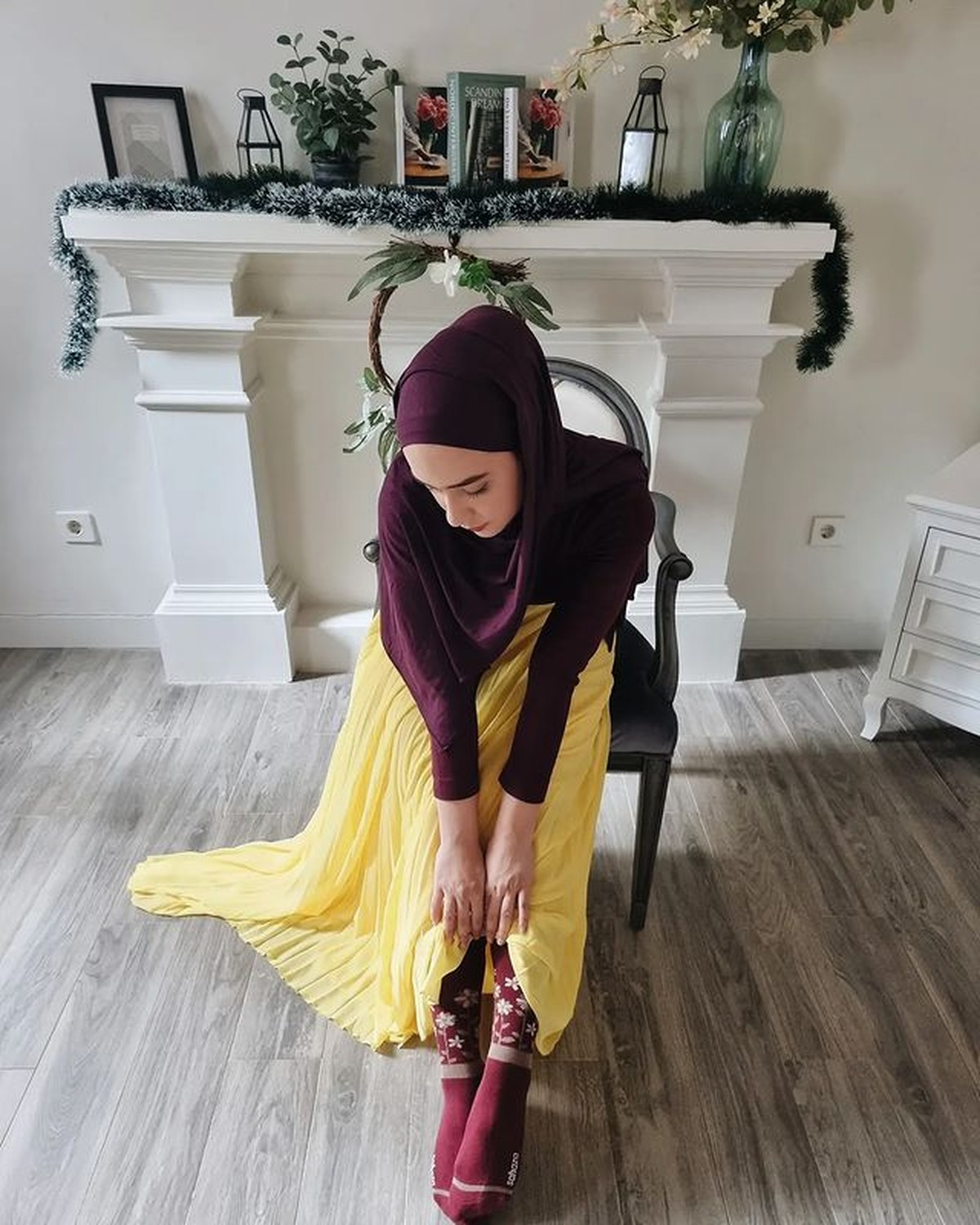 Gaya Hijab Putri Anne Istri Arya Saloka