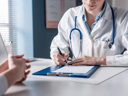 Bangganya, Ibu di Manado Kisahkan Putrinya yang Berhasil Jadi Dokter di Usia 20 Th