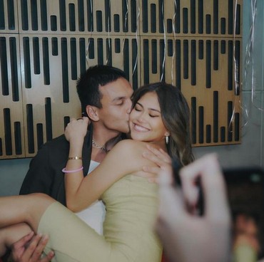 Cium Mesra Kekasih, Jefri Nichol Bikin Hati Penggemar Kepotek