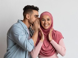 25 Contoh Sikap Suami Romantis dalam Islam Sesuai Sunnah