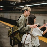 7 Pose Selfie yang Bisa Menunjukkan Kepribadian, Ada Gaya yang Artinya Suka Umbar Privasi!