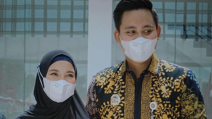 Penampilan Chacha Frederica yang kini jadi istri pejabat saat dampingi suami bertugas jadi sorotan. Yuk, kita intip potretnya!