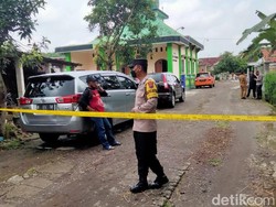 Pagi-pagi Densus 88 Bikin Kaget, Tangkap 4 Orang di 3 Kabupaten