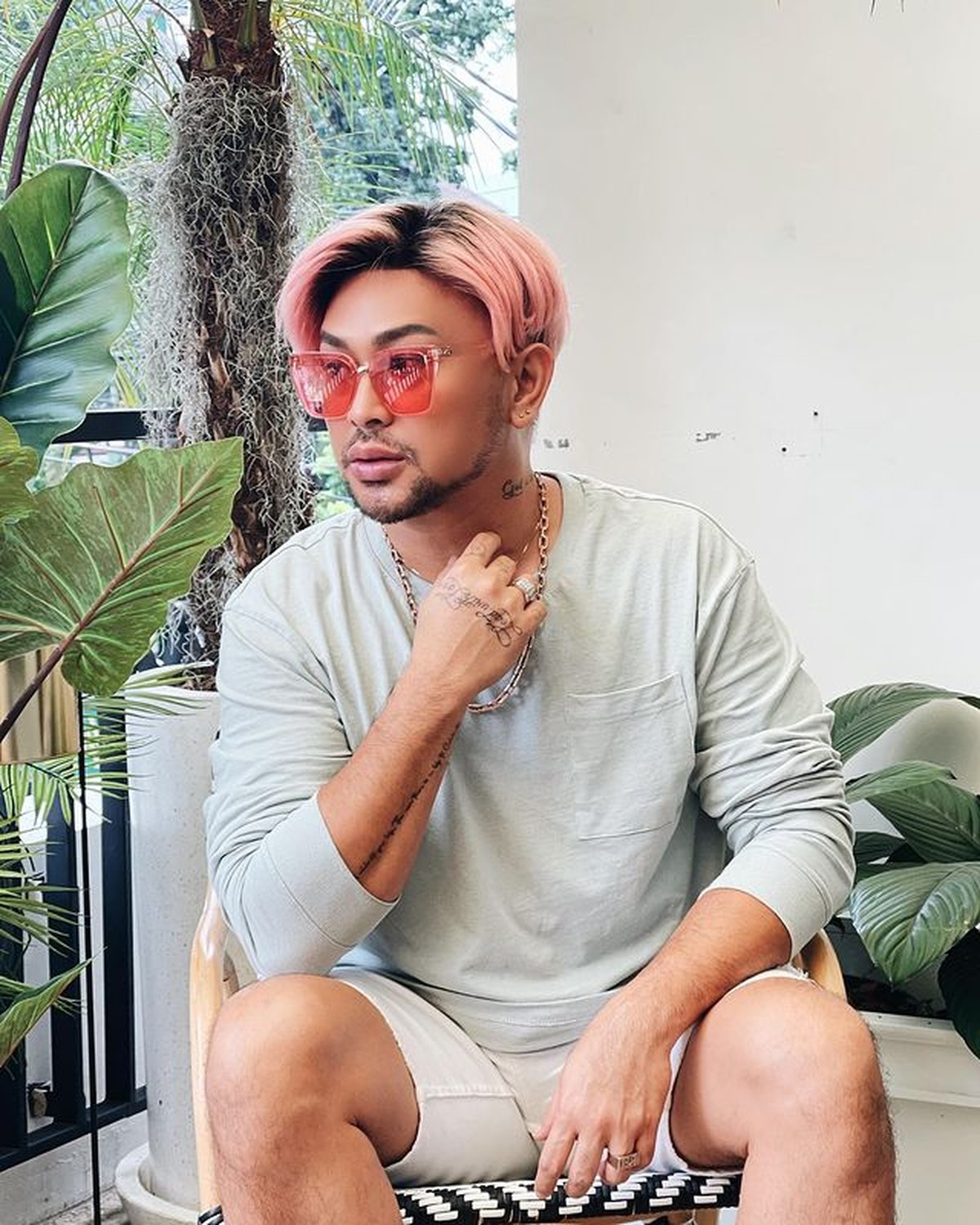 Potret Caren Delano yang Disebut Tiru Bibir Ivan Gunawan