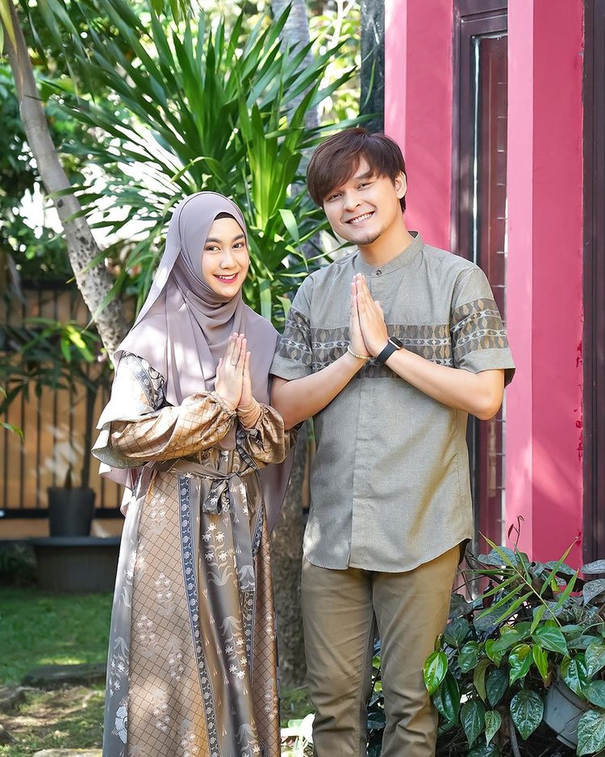 Penampilan Hijab Anisa Rahma mantan anggota girlband Cherrybelle