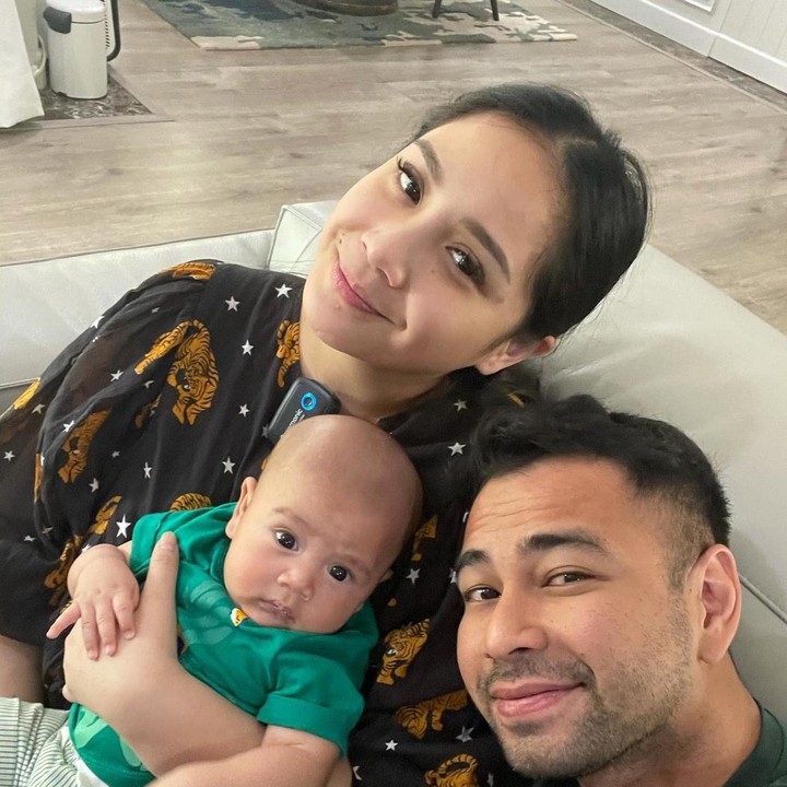 <p>Putra kedua Raffi Ahmad dan Nagita Slavina, Rayyanza Malik Ahmad, lahir pada 26 November 2022. Nagita melahirkan anak keduanya ini secara caesar. (Foto: Instagram @raffinagita1717)</p>