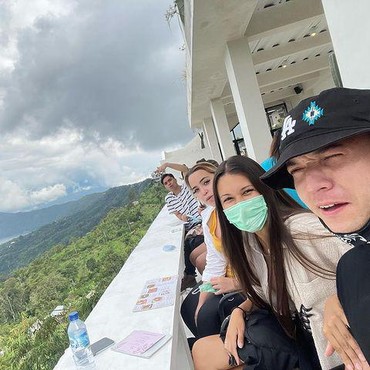 Puji Ria Andrews Cantik, Stefan William Disemprot soal Anak Celine Evangelista