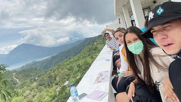 img-title Puji Ria Andrews Cantik, Stefan William Disemprot soal Anak Celine Evangelista