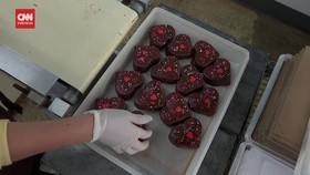 VIDEO: Sibuknya Pabrik Cokelat Bersiap untuk Valentine