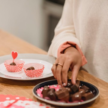 img-title Selain Cokelat, 4 Benda Ini Juga Sering Diberikan Perempuan Korea di Hari Valentine