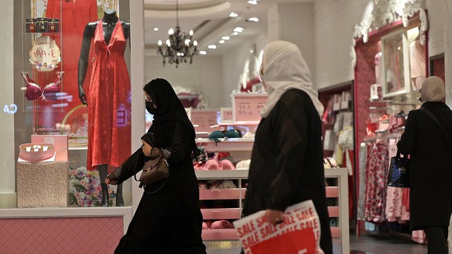 WNI yang tinggal di Arab Saudi mengungkapkan polemik keterbukaan menjadi isu sensitif di kalangan penduduk Kerajaan.