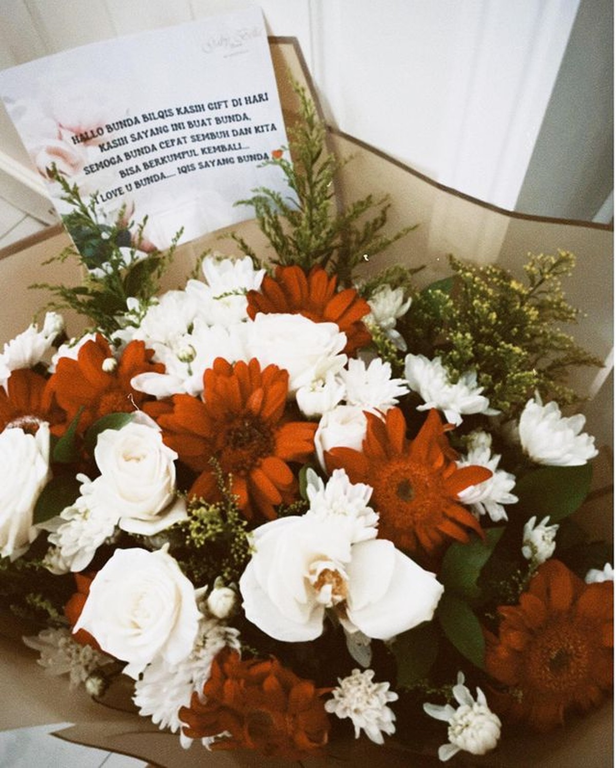 7 Potret Ayu Ting Ting Dapat Kejutan Valentine dari Bilqis