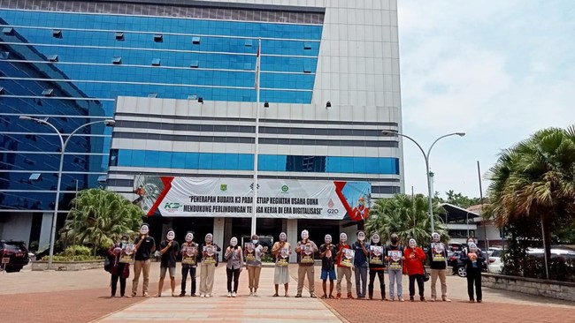 Kementerian Ketenagakerjaan menyebut penggeledahan yang dilakukan oleh KPK terhadap kantor mereka.