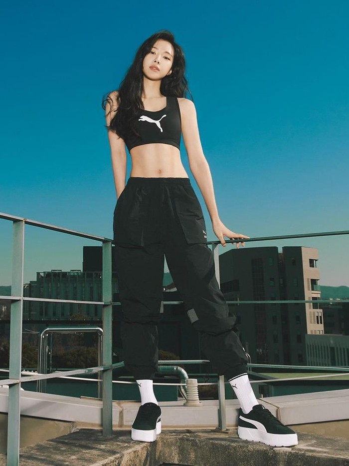 Campaign terbaru Na Eun sebagai brand ambassador terbaru PUMA adalah campaign untuk perempuan bertajuk “Stay Fearless”./ Foto: twitter.com/kpopers_family