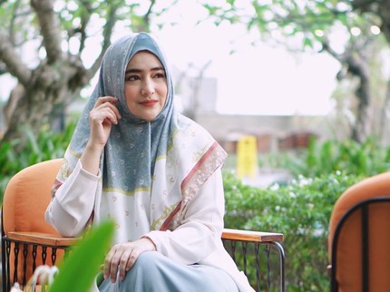 7 Potret Cindy Fatikasari Eks Vokalis Gallery Band yang Kini Jadi Bunda 3 Anak