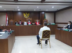 Rangkaian Cuitan Ferdinand Dinilai Buat Onar, Awalnya soal Bahar Smith