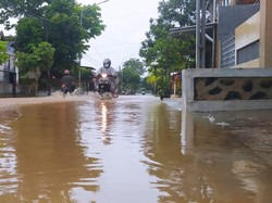 Diguyur Hujan Sejak Dini Hari Sebabkan Genangan di Kota Pacitan