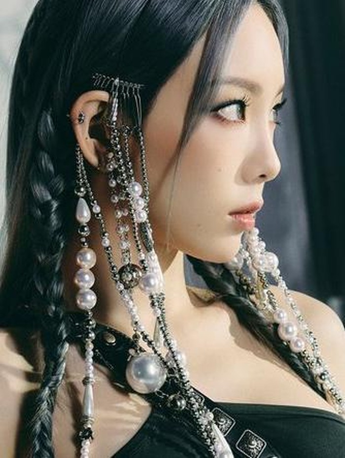 INVU bercerita tentang seseorang yang melihat perbedaan antara dirinya dan sang kekasih, sehingga tidak tahan setelah berulang kali tersakiti./ foto: twitter.com/girlsgeneration