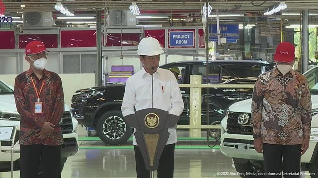 Presiden Joko Widodo (Jokowi) secara resmi melepas ekspor perdana mobil Toyota buatan Indonesia ke Australia.