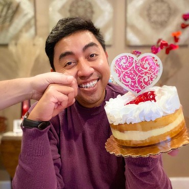 Rayakan Valentine Pamer Tangan Pacar Pria, Kia AFI Bangga Jadi Gay