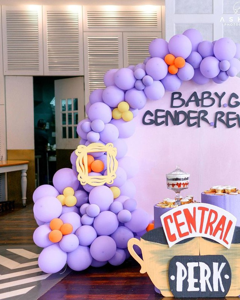 Momen Gender Reveal Party Anak Adiezty Fersa & Gilang Dirga Momen Gender Reveal Party Anak Adiezty Fersa & Gilang Dirga