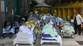 Covid Naik 60 Kali, Hong Kong Sulap 20 Ribu Kamar Hotel buat Isolasi