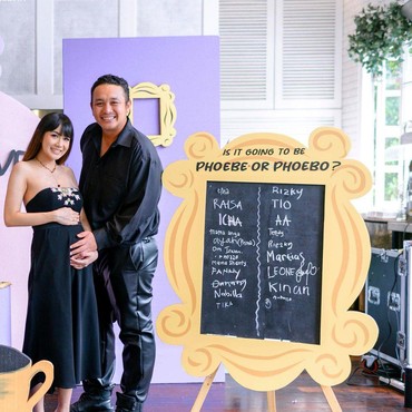 Gilang Dirga Umumkan Jenis Kelamin Anak Pertama