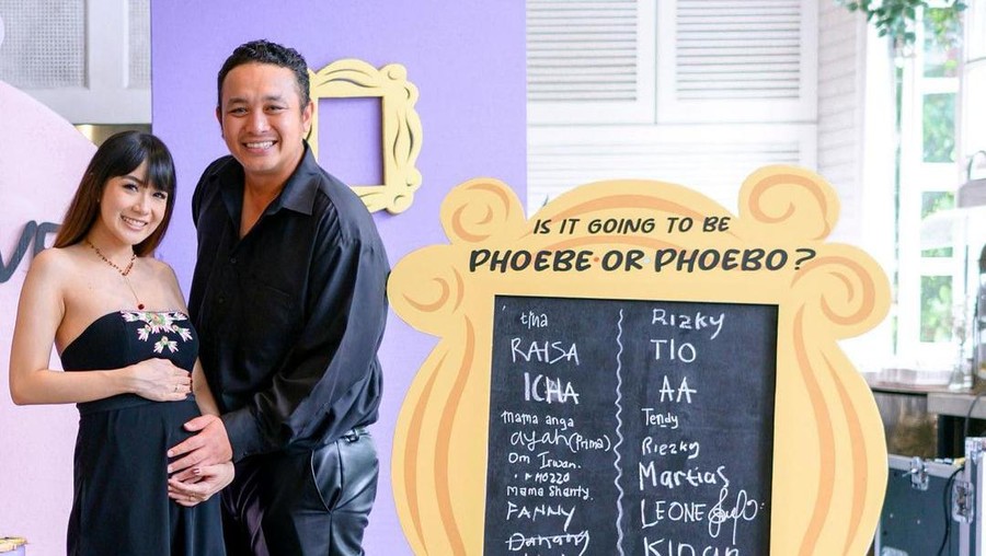 Pesta Gender Reveal  Adiezty Fersa dan Gilang Dirga