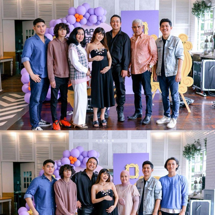 <p>Pesta <em>gender reveal</em> yang diselenggarakan Gilang dan Adiez diadakan di sebuah restoran dan dihadiri oleh keluarga serta rekan-rekan terdekat mereka. (Foto: Instagram @adieztyfersa @gilangdirga)</p>