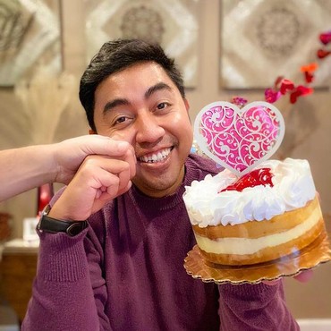 Diduga Genggam Tangan Pria, 7 Potret Kia AFI Rayakan Valentine Jadi Sorotan