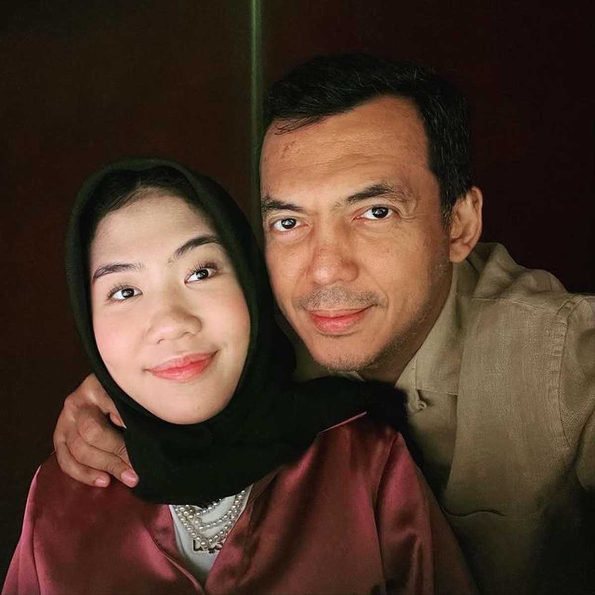 Silmy Karim dirut Krakatau Steel dikaruniai 4 orang anak&comma; penampilan ke-4 anaknya yang sederhana dan bersahaja disorot&period; Yuk&comma; intip&excl;