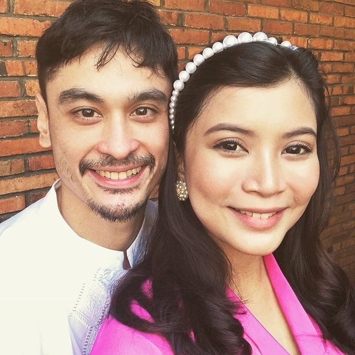 Usai bercerai dari Irna Mareta&comma; Reuben menikah perempuan asal Malaysia bernama Shenty Feliziana pada 2018 lalu&period; Yuk&comma; intip potretnya&excl;