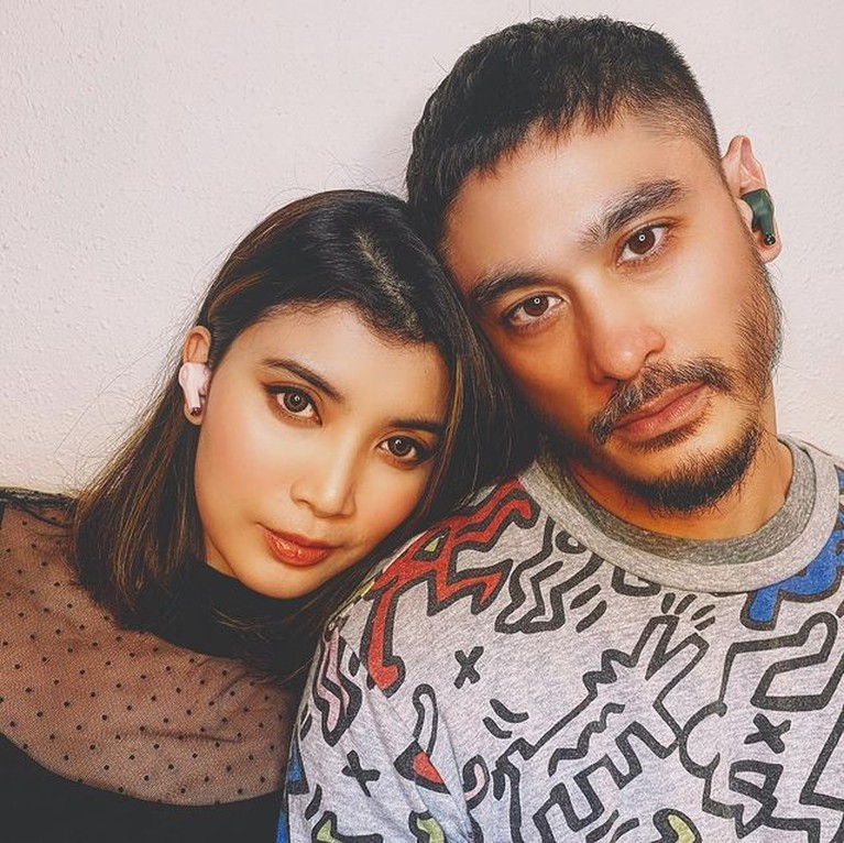 Usai bercerai dari Irna Mareta, Reuben menikah perempuan asal Malaysia bernama Shenty Feliziana pada 2018 lalu. Yuk, intip potretnya!