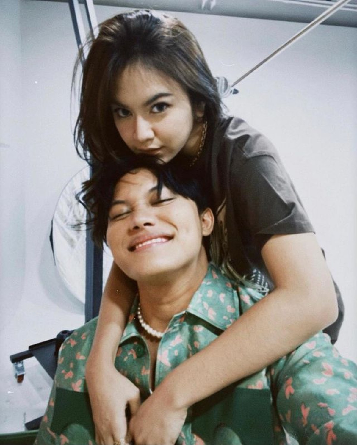 Rizky Febian dan Mahalini yang tengah kasmaran sering memamerkan kemesraan meski beda agama&period; Yuk&comma; intip potretnya mereka&excl;