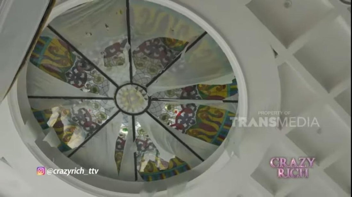 Rumah Tung Desem Waringin crazy rich Tangerang sangat luas dan mewah juga ada helipad pribadi&period; Yuk&comma; intip kemewahannya&excl;