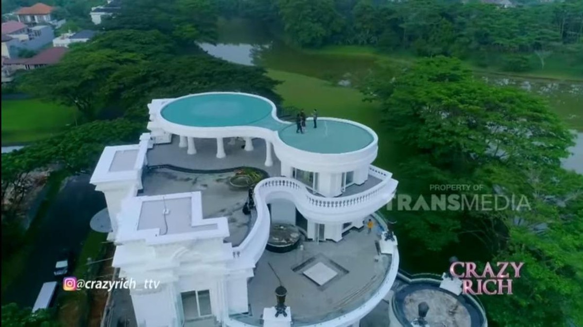 Rumah Tung Desem Waringin crazy rich Tangerang sangat luas dan mewah juga ada helipad pribadi&period; Yuk&comma; intip kemewahannya&excl;
