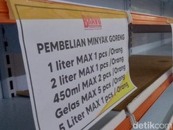 Minyak Goreng Langka di Blora, Pembeli Harus Antre-Bawa KTP