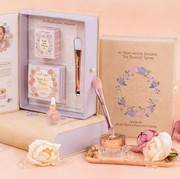 Studio Tropik Kolab bareng Archangela Chelsea, Mua Profesional untuk Hadirkan Glaze Skin Collection