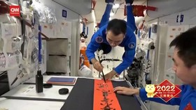 VIDEO: Astronaut China Rayakan Festival Lentera di Luar Angkasa