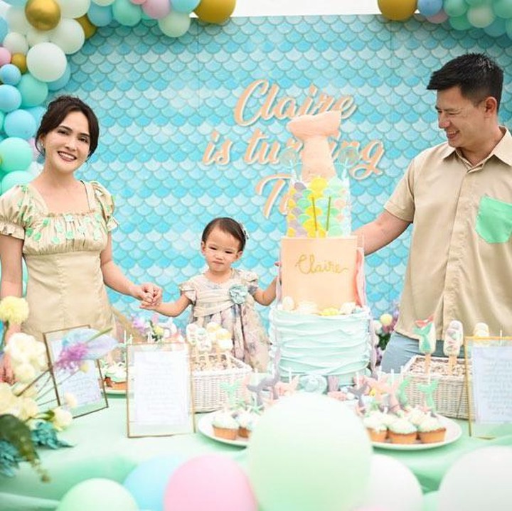 <p>Anak Shandy Aulia, Claire Herbowo belum lama ini genap berusia dua tahun. Sebagai ucapan syukur, Shandy menggelar perayaan ulang tahun Claire dengan istimewa, Bunda. (Foto: Instagram @shandyaulia)</p>
