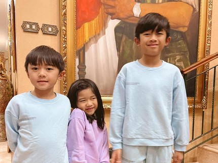 Terpopuler: Nama Bayi Perempuan Islami 3 Suku Kata - Potret Tiga Cucu SBY