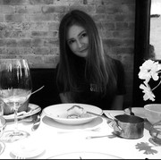 Anna Delvey 'Inventing Anna' Menipu Demi Jadi Sosialita, Kenali Sifat Buruk Aquarius yang Ada di Dirinya!