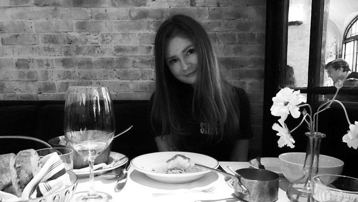 Anna Delvey 'Inventing Anna' Menipu Demi Jadi Sosialita, Kenali Sifat Buruk Aquarius yang Ada di Dirinya!